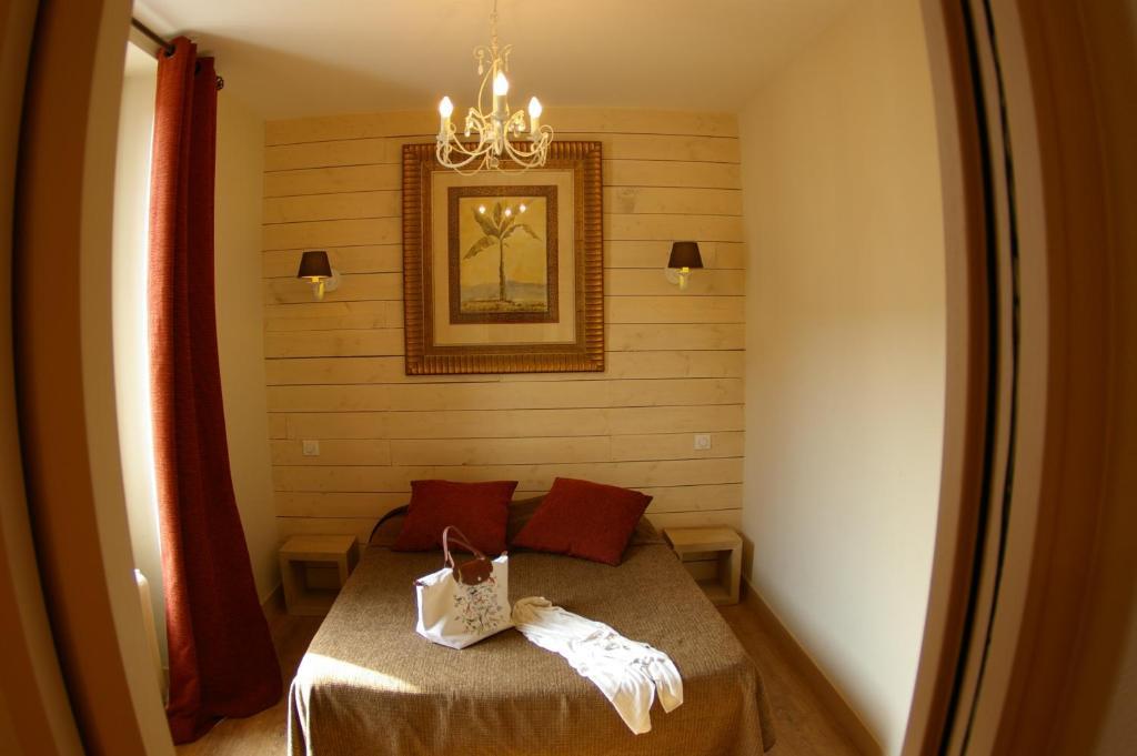 Argenton Sur Creuse Logis Hotel Le Cheval Noir חדר תמונה